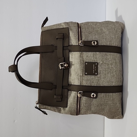 henri bendel Handbags - Henri Bendel Jetsetter Convertible Bag